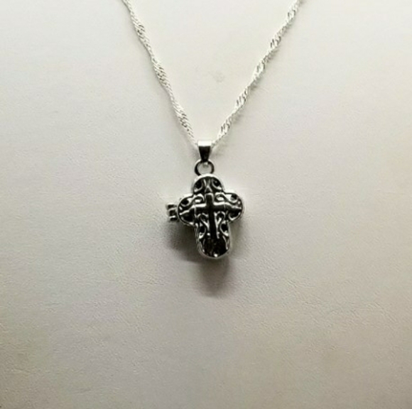 925 *  Silver Open Work Cross Pendant - Picture 2 of 9